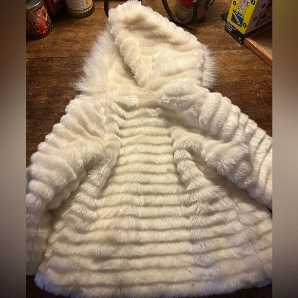 Rothschild size 4T toddler cream faux fur hooded jacket zippered - Picture 2 of 3